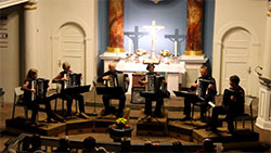 Ensemble in der Kirche Altenwerder